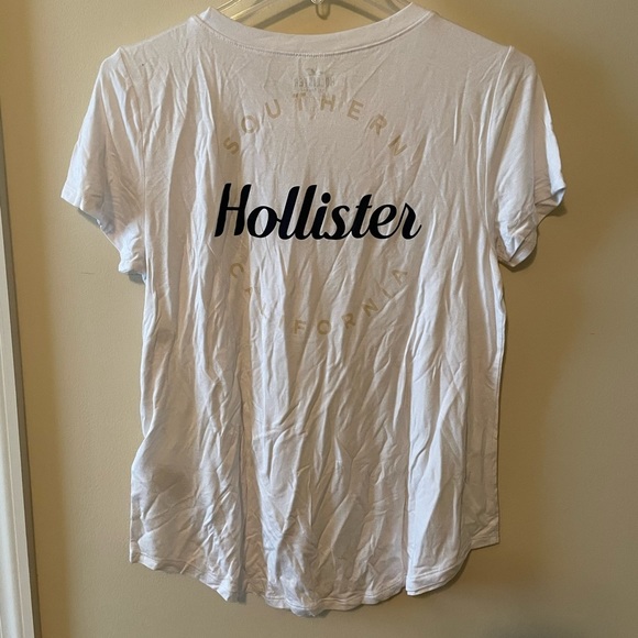 Women’s Hollister Tee Shirt - Picture 6 of 6